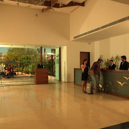 Palm Green Club Resort Jetalpur Extérieur photo